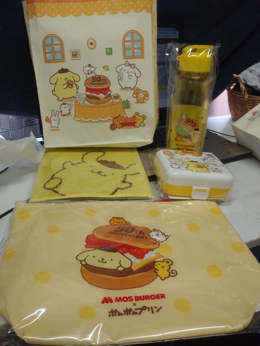 モスバーガー×ポムポムプリン