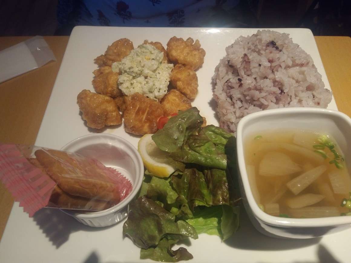 ローストビーフ丼とチキン南蛮